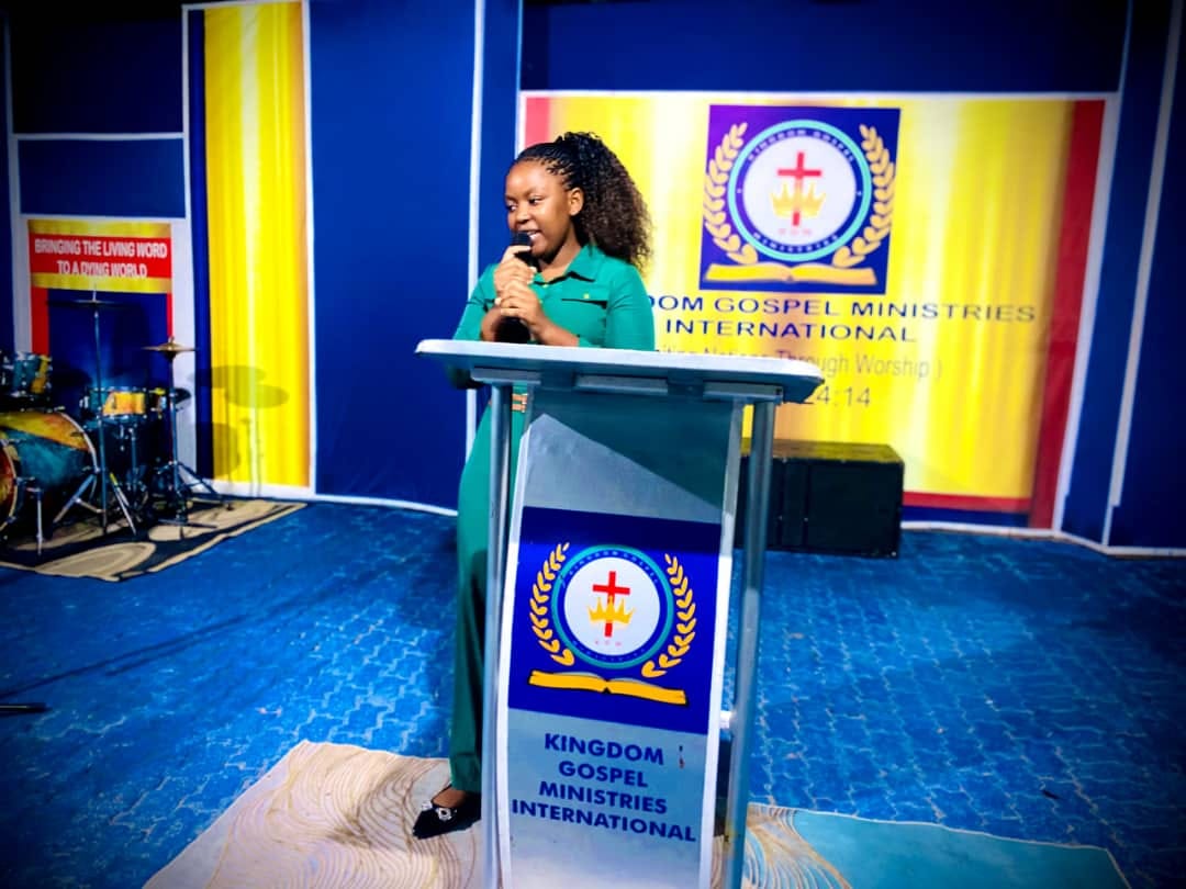 Shalom speaking with faith and confidence